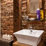 Bohemian Hideout, Old Town, Appartement Tartu