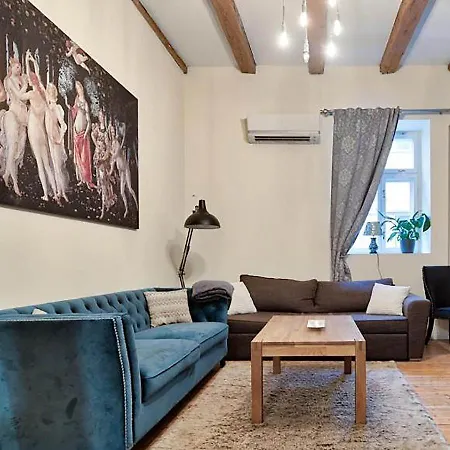 Bohemian Hideout, Old Town,