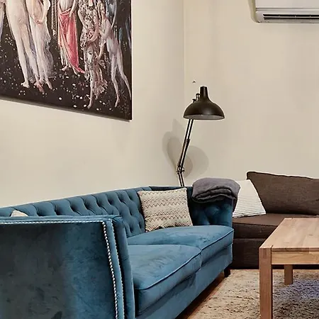 Bohemian Hideout, Old Town, *