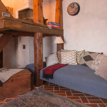 Апартаменты Bohemian Hideout, Old Town,