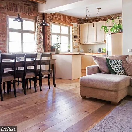 Bohemian Hideout, Old Town,