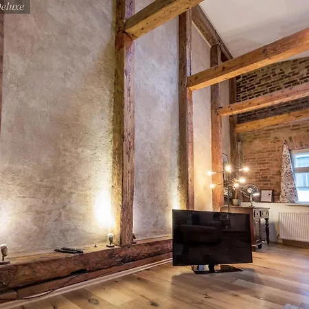 Bohemian Hideout, Old Town,