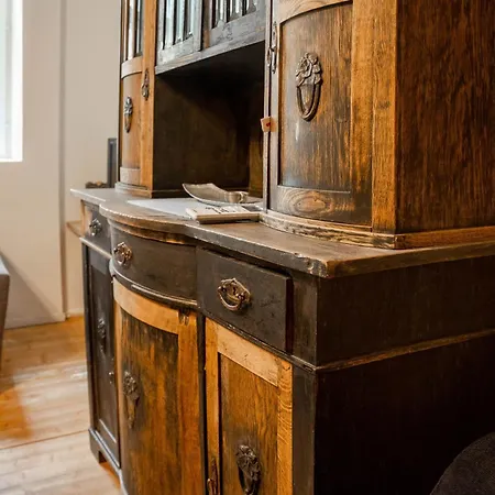 Bohemian Hideout, Old Town, Тарту