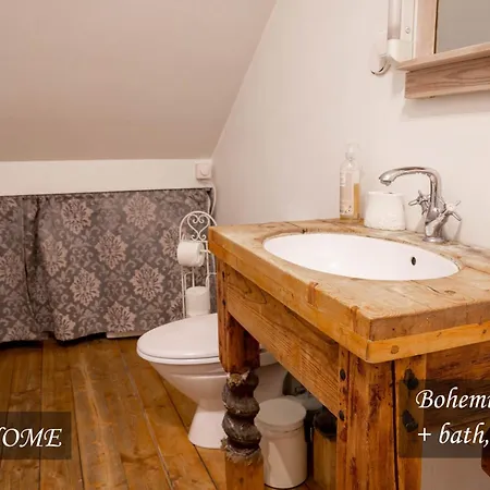 Апартаменты Bohemian Hideout, Old Town,