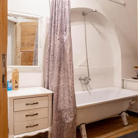 Апартаменты Bohemian Hideout, Old Town,
