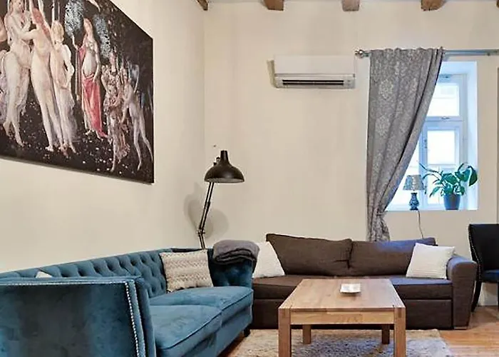 Bohemian Hideout, Old Town,