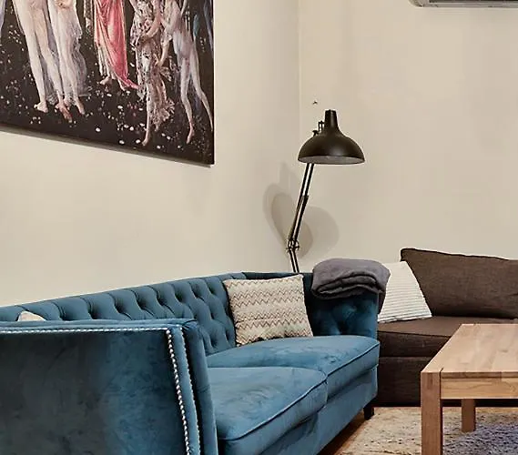 Bohemian Hideout, Old Town, *