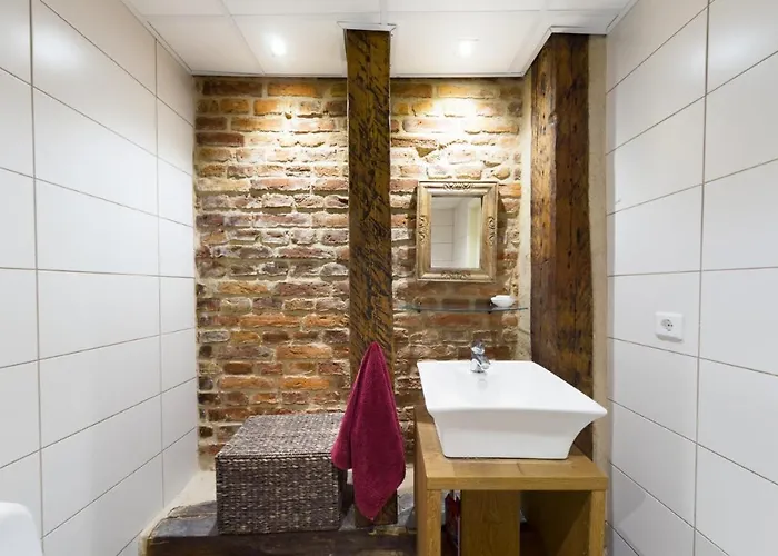 Bohemian Hideout, Old Town, * Tartu