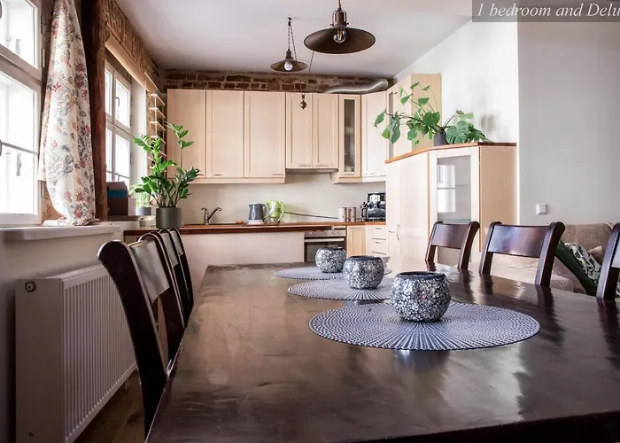 Bohemian Hideout, Old Town, *