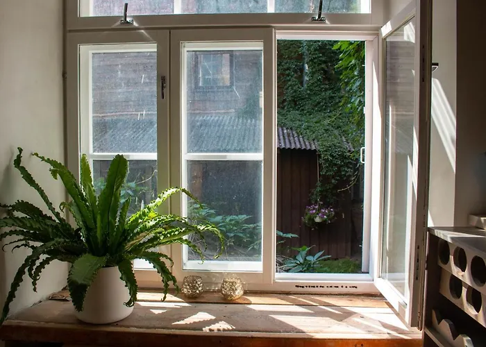 Bohemian Hideout, Old Town,